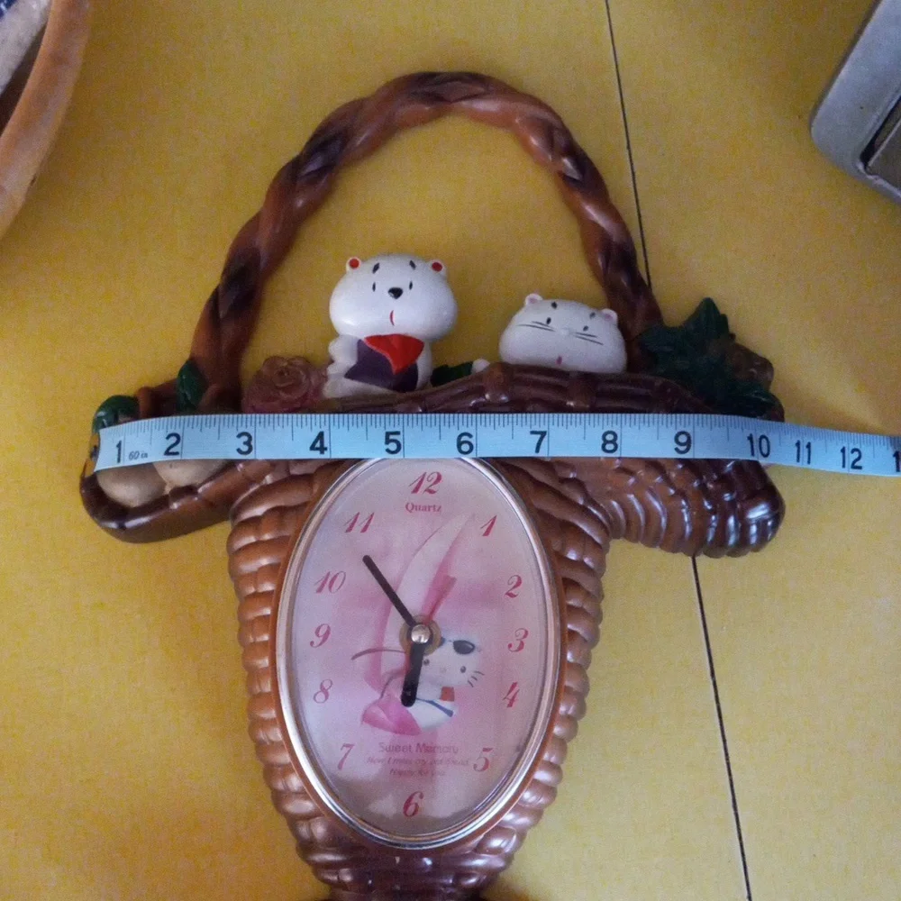Sanrio Hello Kitty Quartz Musical Wall Vintage Clock